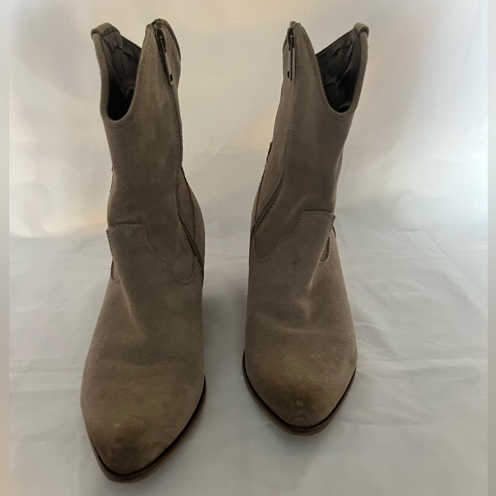 Aldo Women’s‎ Distressed Western Bootie. Sz 8.5